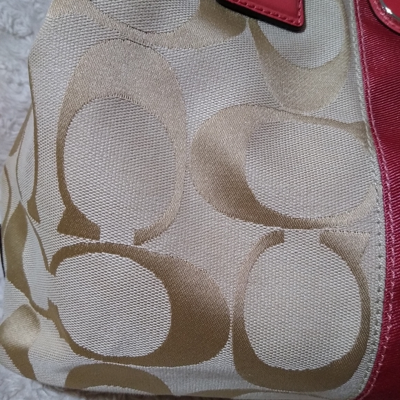 **SOLD** Coach Stripe Kisslock Signature Jacquard - Picture 3 of 7